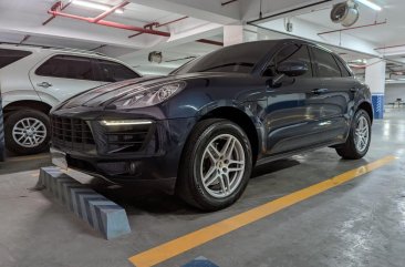 Sell Blue 2016 Porsche Macan in Pasig