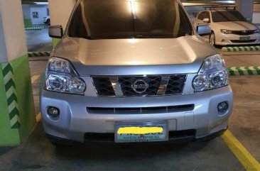 Selling Silver Nissan X-Trail 2010 in Silang