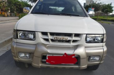 Pearl White Isuzu Crosswind 2003 for sale in Taguig