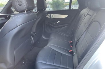 Selling Silver Mercedes-Benz GLC 250 2019 in Pasig