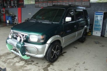 Selling Green Mitsubishi Adventure 2000 in Manila