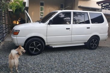 Selling Pearl White Toyota Revo 1999 in Balagtas