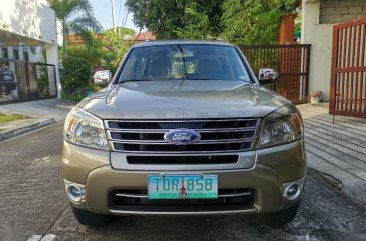 Selling Grey Ford Everest 2012 in Parañaque