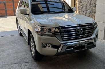 Pearl White Toyota Land Cruiser 2018 for sale in Automatic