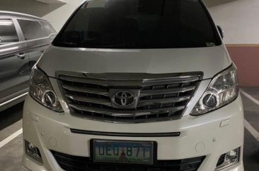 Pearl White Toyota Alphard 2013 for sale in Makati 