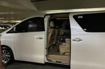 Pearl White Toyota Alphard 2013 for sale in Makati 