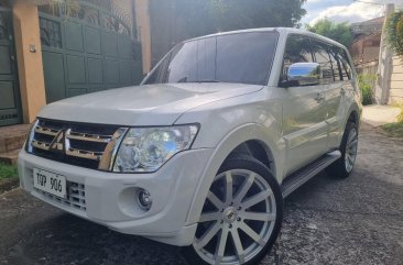 Selling Pearl White Mitsubishi Pajero 2013 in Malabon