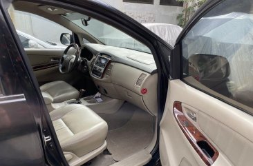 Black Toyota Innova 2012 for sale in Automatic