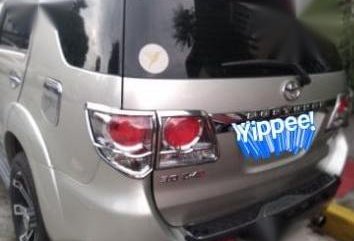 Selling Brightsilver Toyota Fortuner 2014 in Quezon