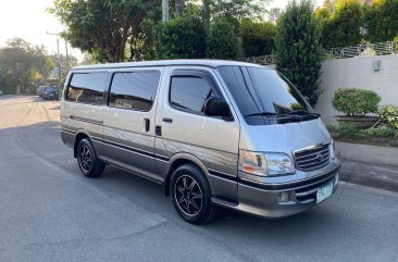 Selling Brighstilver Toyota Hiace GL Grandia 2004 in Quezon