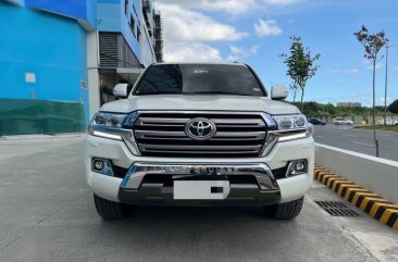 Selling Pearl White Toyota Land Cruiser 2019 in Manila