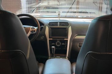 White Ford Explorer 2015 for sale in Caloocan