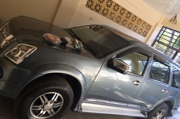 Selling Silver Isuzu Alterra 2011 in Manila