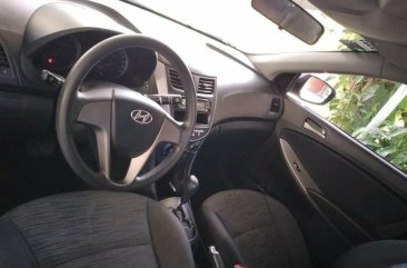 Selling White Hyundai Accent 2017 in Las Piñas