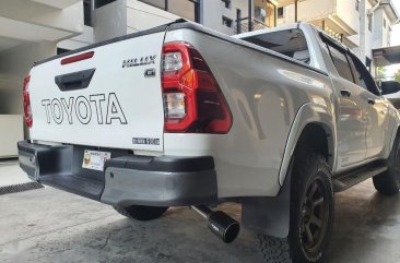 White Toyota Hilux 2019 for sale in Quezon City