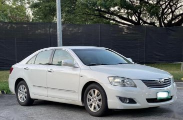 Pearl White Toyota Camry 2009 for sale in Automatic