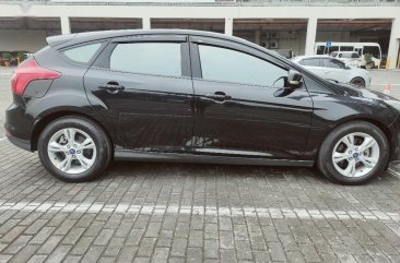 Selling Black Ford Focus 2014 in Mandaluyong