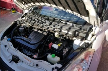 Selling Pearl White Suzuki Swift 2011 in Meycauayan