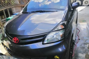 Selling Grey Toyota Avanza 2013 in Caloocan