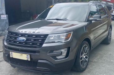 Selling Black Ford Explorer 2016 in Pasig