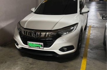 Selling White Honda HR-V 2019 in Parañaque