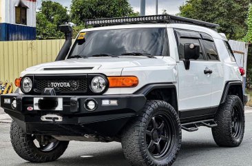 White Toyota Fj Cruiser 2017 for sale