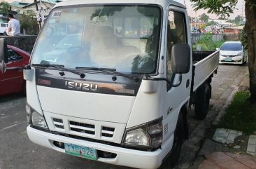 Pearl White Isuzu Nhr 2011 for sale in Manual