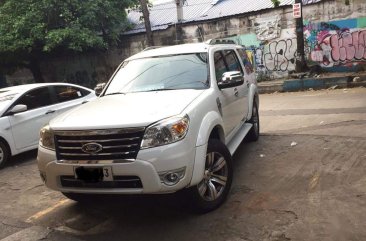 White Ford Everest 2011 for sale in Automatic