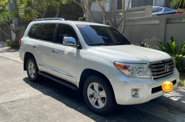 White Toyota Land Cruiser 2014 for sale in Muntinlupa