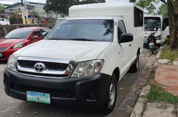 White Toyota Hilux 2011 for sale