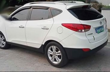 White Hyundai Tucson 2011 for sale