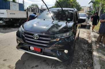 Selling Black Toyota Rush 2021 in Quezon