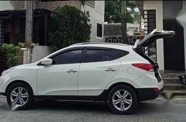 White Hyundai Tucson 2011 for sale