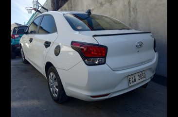 Selling White Hyundai Reina 2019 Sedan 