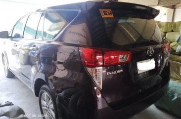 Selling Red Toyota Innova 2016 in Manila