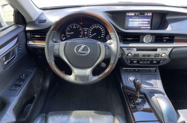 Selling Pearl White Lexus ES350 2014 in Pasig