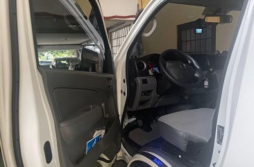 Selling White Nissan NV350 Urvan 2018 in Parañaque