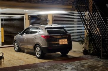 Sell Grey 2011 Hyundai Tucson in Angono