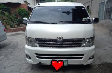 Pearl White Toyota Hiace Super Grandia 2013 for sale in Automatic