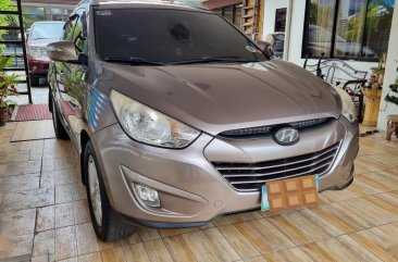 Sell Grey 2011 Hyundai Tucson in Angono