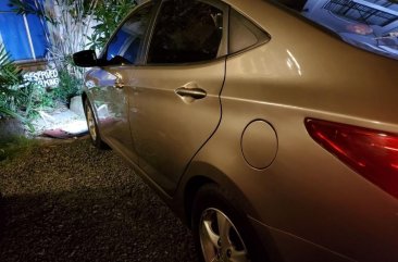 Selling Silver Hyundai Accent 2011 in Manila