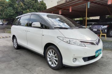 Selling Pearl White Toyota Previa 2014 in Pasig