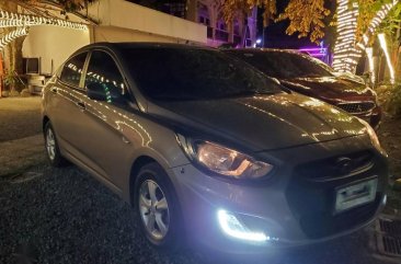 Selling Silver Hyundai Accent 2011 in Manila