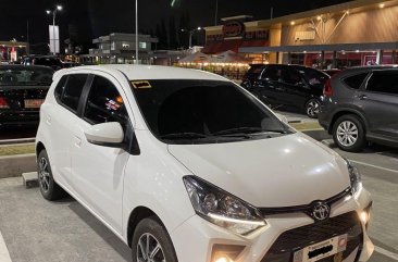 Selling White Toyota Wigo 2021 in Manila