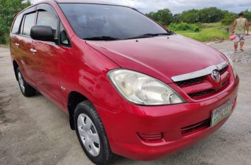 Selling Red Toyota Innova 2007 in Angono