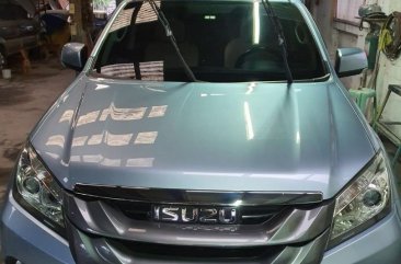 Selling Silver Isuzu MU-X 2012 in Pasig
