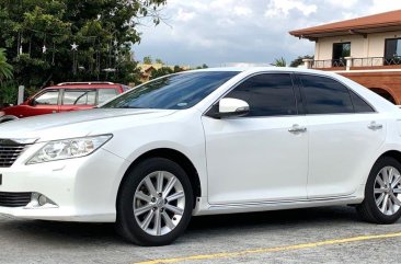 Pearl White Toyota Camry 2012 for sale in Las Piñas