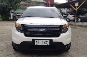 Pearl White Ford Explorer 2015 for sale in Cainta