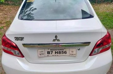 Selling Pearl White Mitsubishi Mirage G4 2020 in Manila