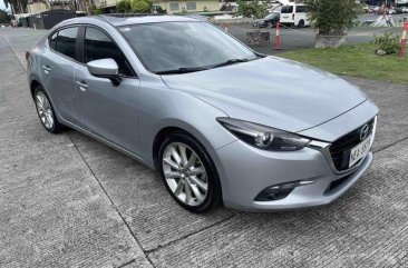 Selling Silver Mazda 3 2018 in Pasig